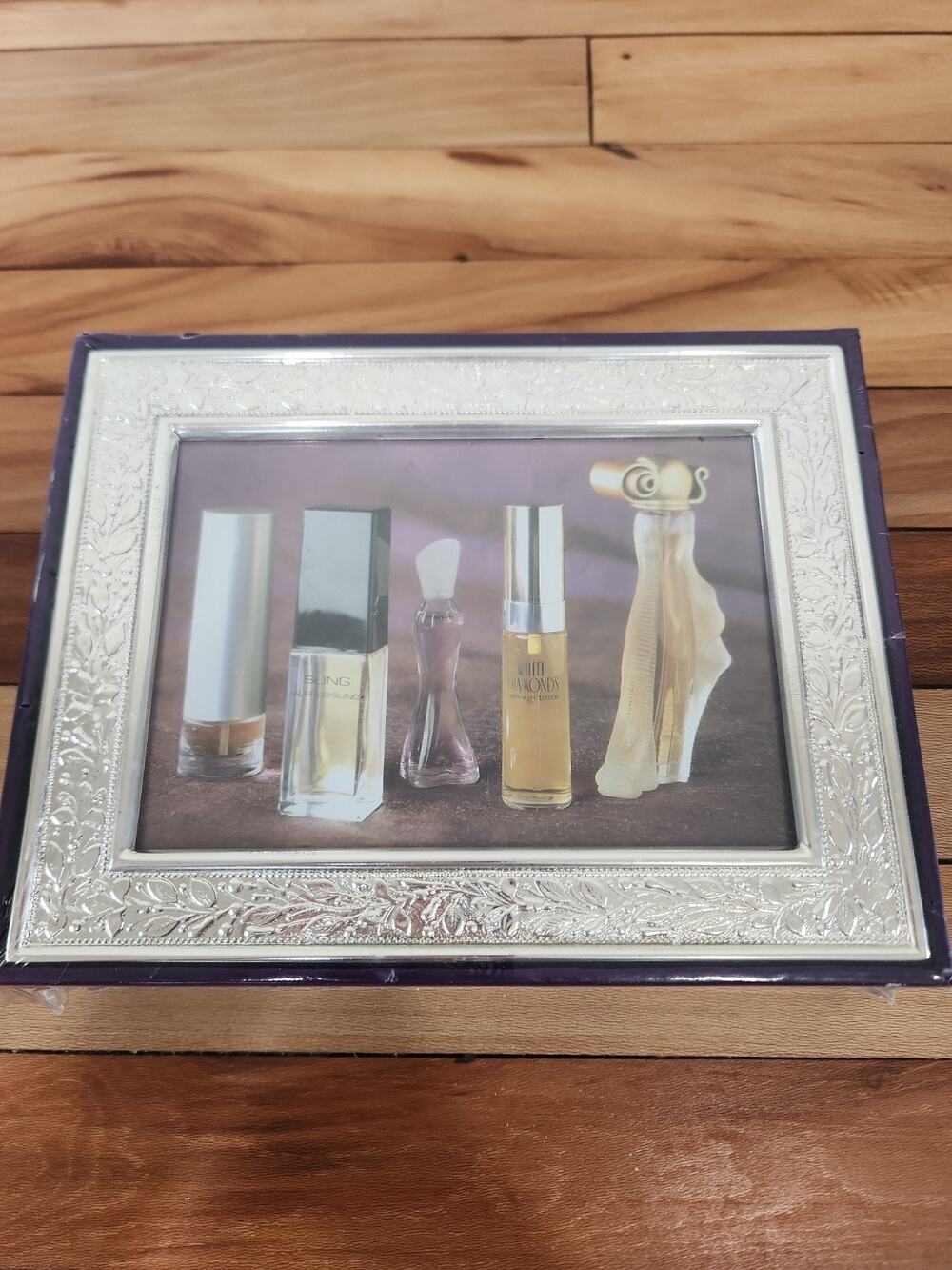 Vintage 5-Piece Mini Perfume Gift Set Indecence Contradiction G White Diamond